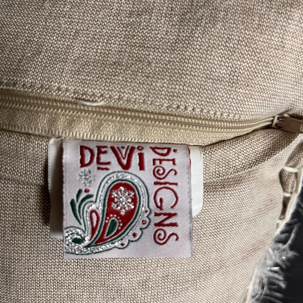 Devi Designs Holiday Wreath Pillows Chenille Feathers Embellishments Christmas - Picture 8 of 13